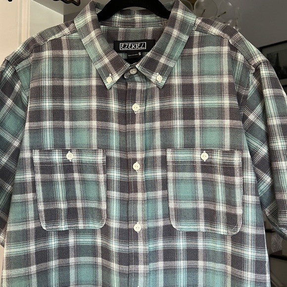 Ezekiel- short sleeve, plaid flannel - Picture 3 of 7